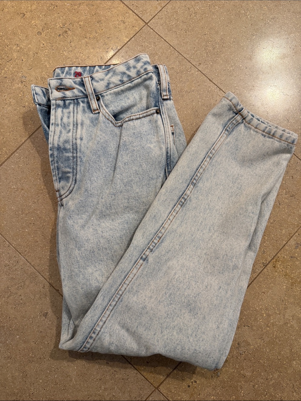 Sezane Women's Straight Leg Jeans in Light Acid Wash Blue - Picture 7 of 7